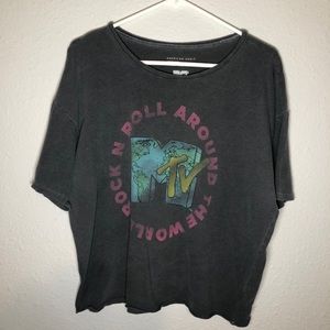 American Eagle MTV shirt